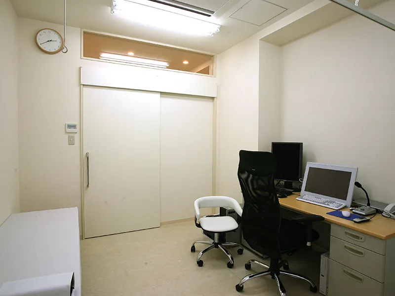 診察室1